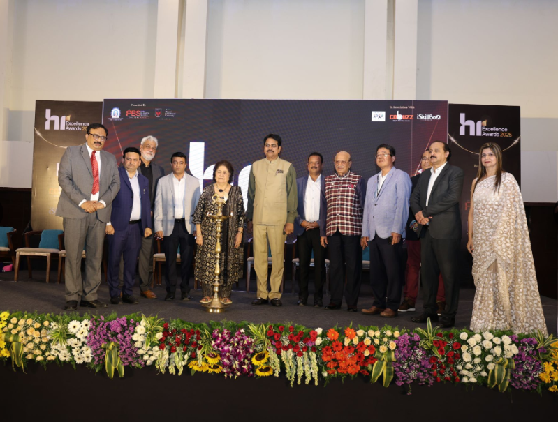 HR Excellence Awards 2025 stage group photo